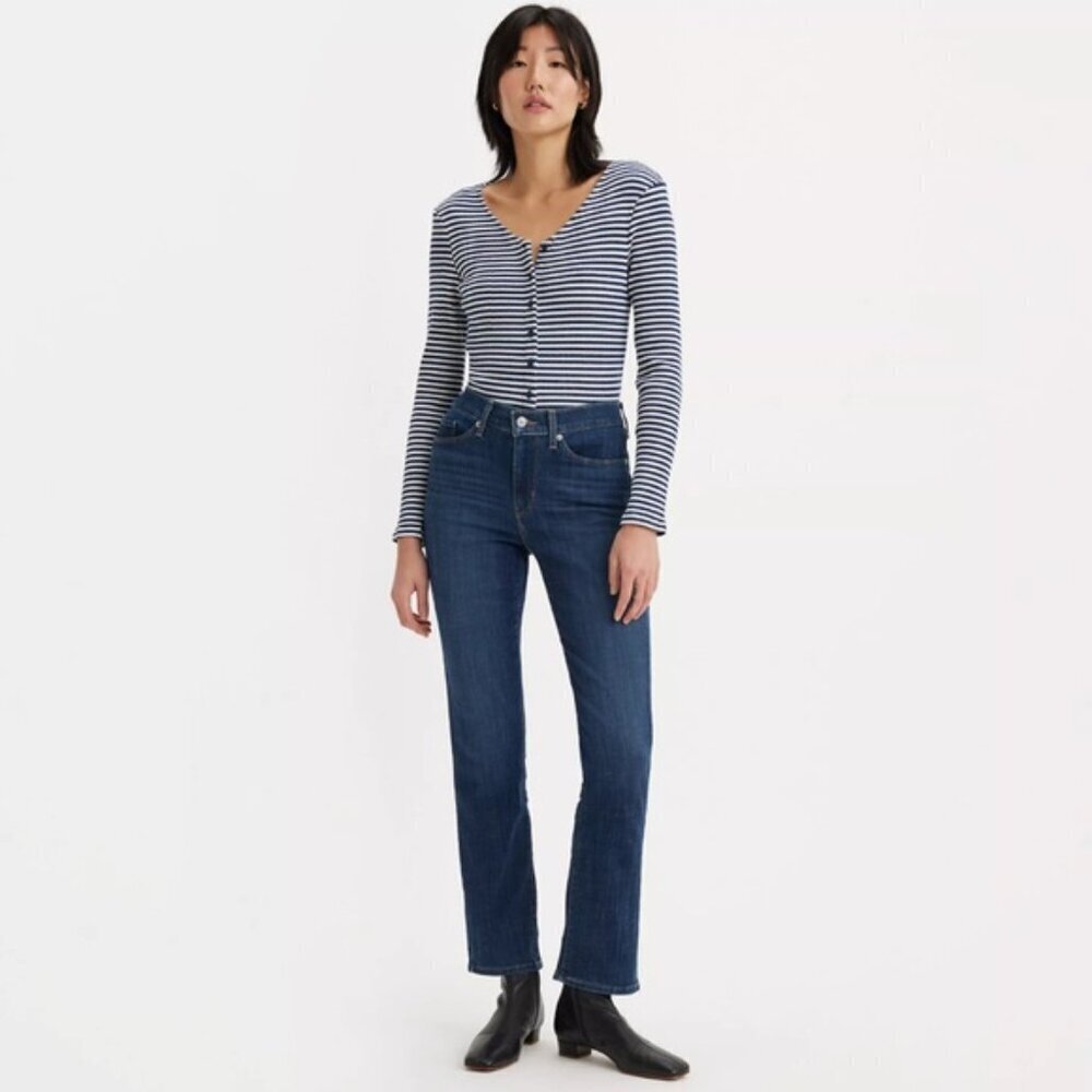 Levi's Classic Straight Jeans Size 4